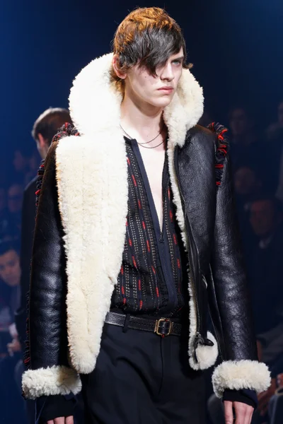 Look 24
